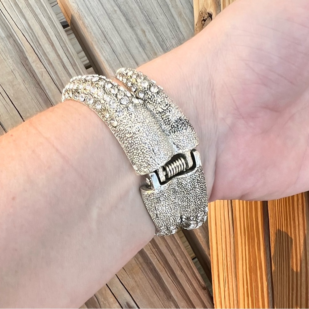 - Double Rattlesnake Bling Hinge Cuff! NEW! - Picture 11 of 15